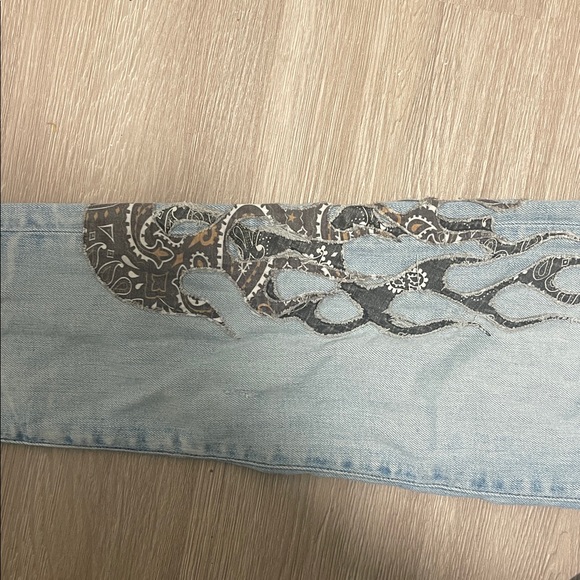 AMIRI Light Blue Jeans with Black Flame Accents - Picture 4 of 4